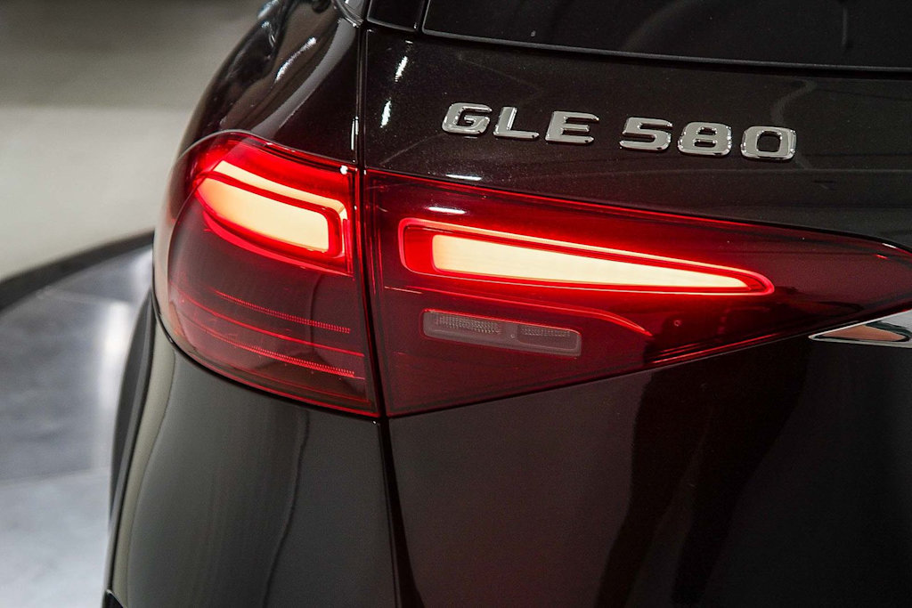 Thumbnail: 2026 Mercedes-Benz GLE - 19