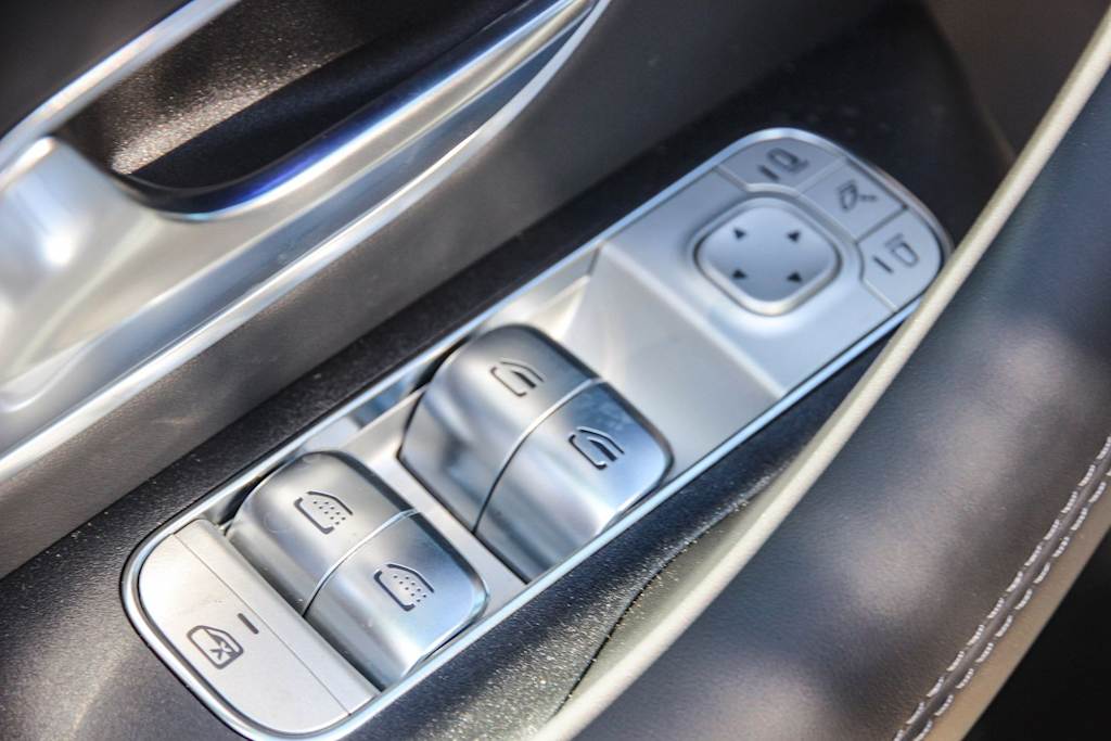 Thumbnail: 2026 Mercedes-Benz GLE - 24