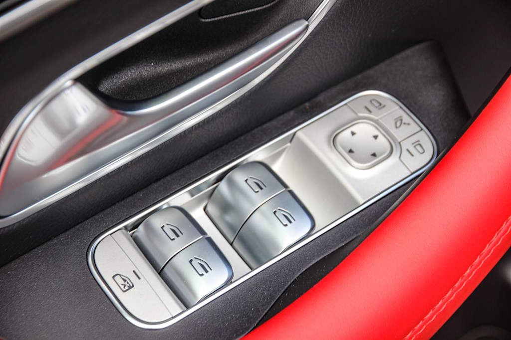 Thumbnail: 2026 Mercedes-Benz GLE - 25
