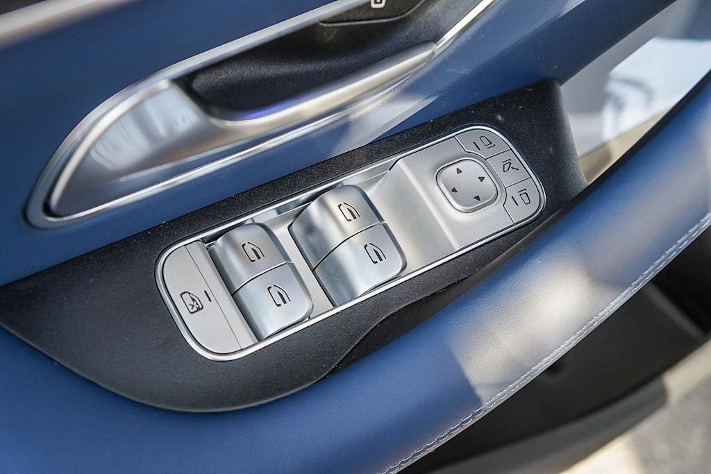 Thumbnail: 2026 Mercedes-Benz GLE - 25