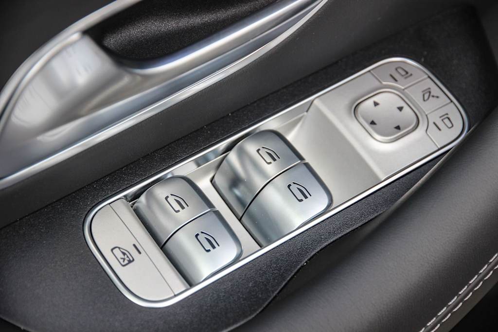Thumbnail: 2026 Mercedes-Benz GLE - 23