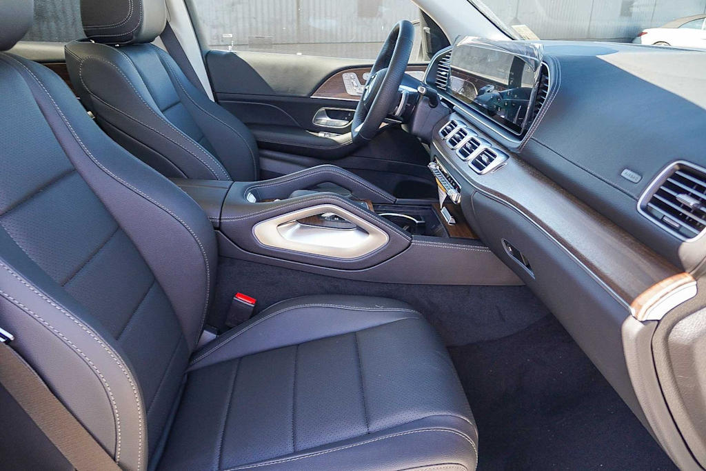 Thumbnail: 2026 Mercedes-Benz GLS - 9
