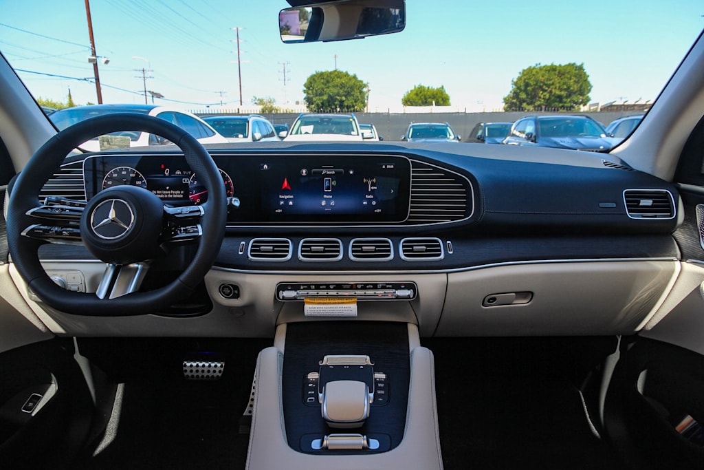Thumbnail: 2026 Mercedes-Benz GLS - 2