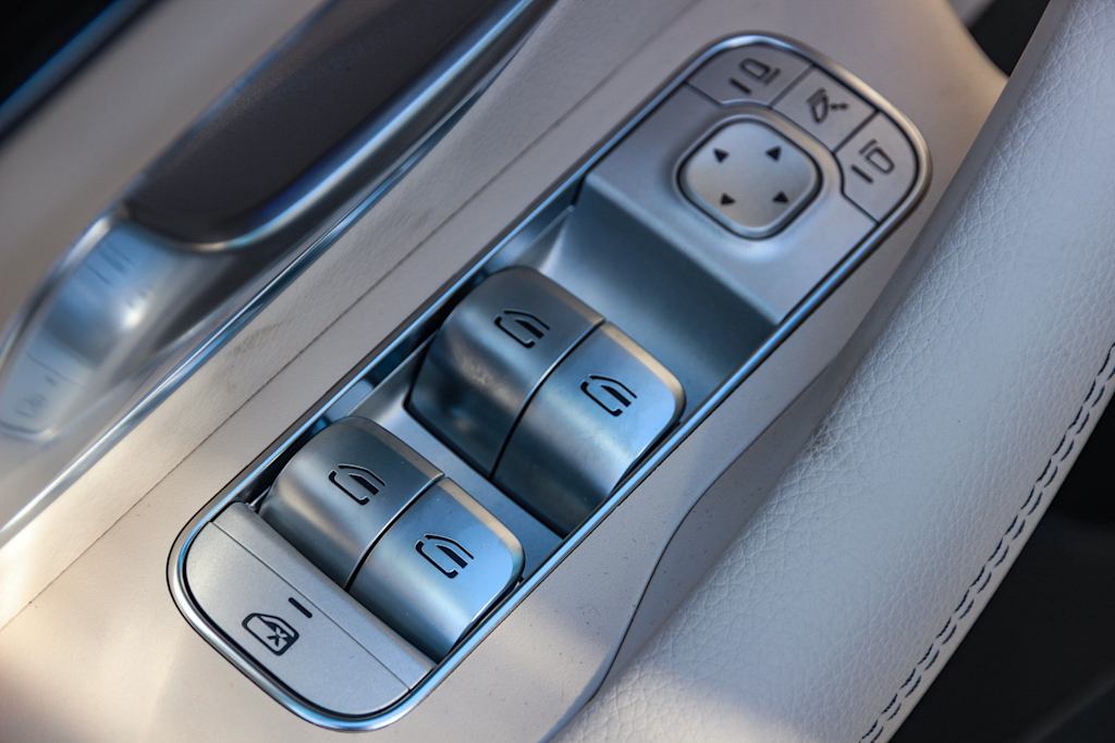 Thumbnail: 2026 Mercedes-Benz GLS - 25