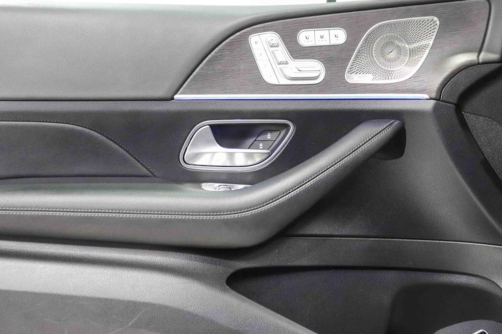 Thumbnail: 2025 Mercedes-Benz GLS - 24