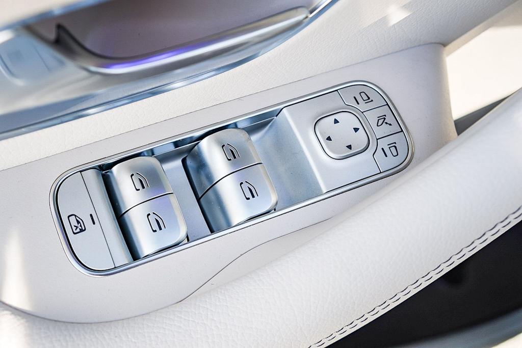 Thumbnail: 2026 Mercedes-Benz GLS - 26