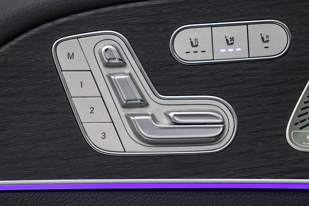 Thumbnail: 2026 Mercedes-Benz GLS - 29
