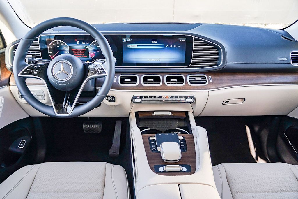 Thumbnail: 2026 Mercedes-Benz GLS - 2