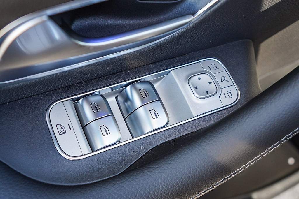 Thumbnail: 2026 Mercedes-Benz GLS - 26
