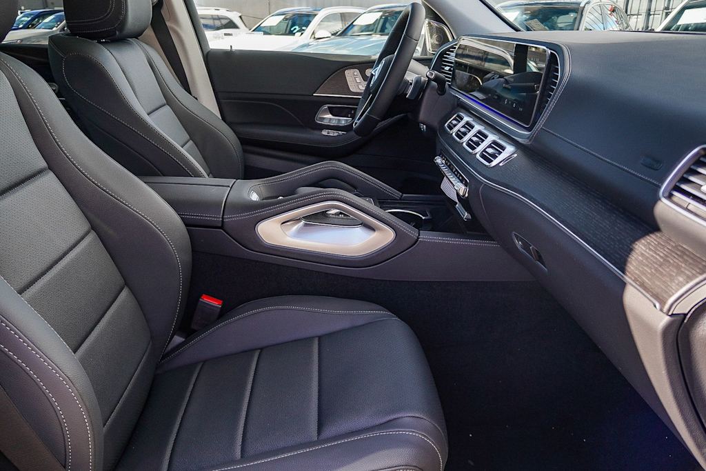 Thumbnail: 2026 Mercedes-Benz GLS - 10