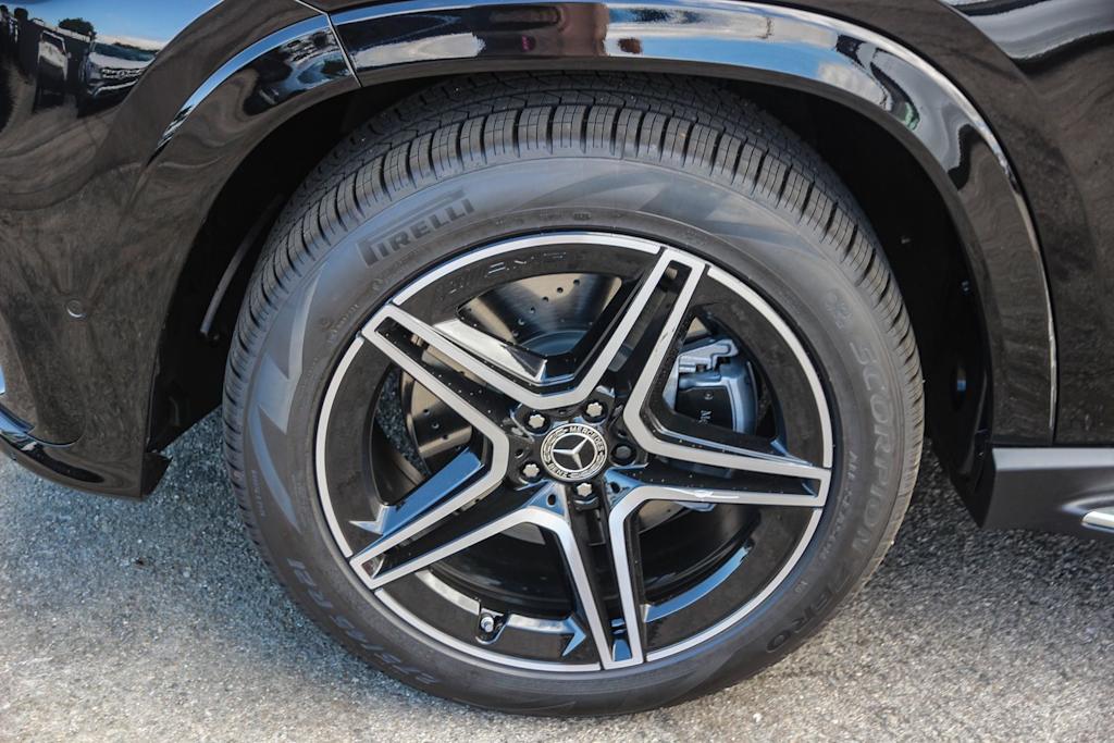 Thumbnail: 2026 Mercedes-Benz GLS - 33