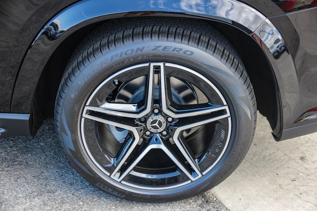 Thumbnail: 2026 Mercedes-Benz GLS - 34