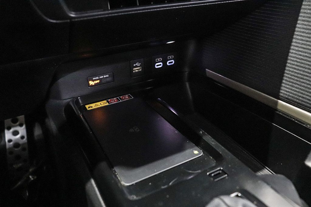 Thumbnail: 2025 Toyota Camry - 25