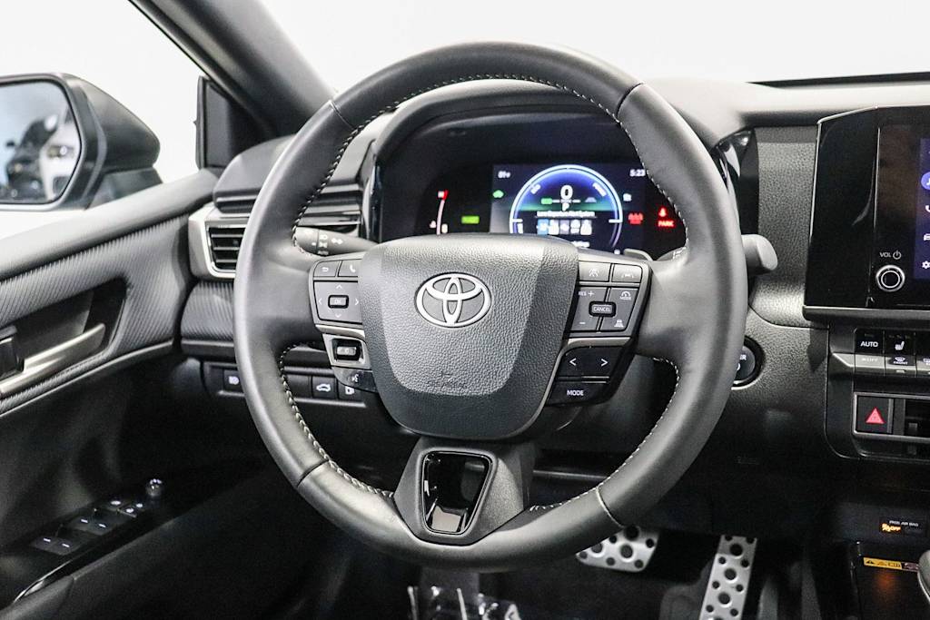 Thumbnail: 2025 Toyota Camry - 11