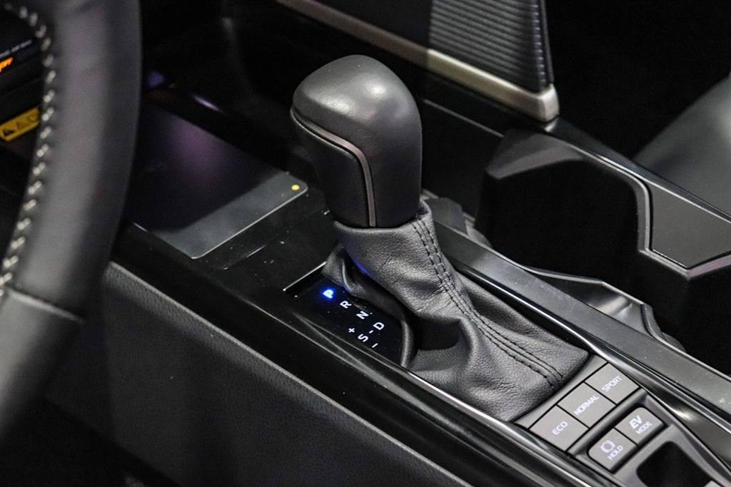 Thumbnail: 2025 Toyota Camry - 13