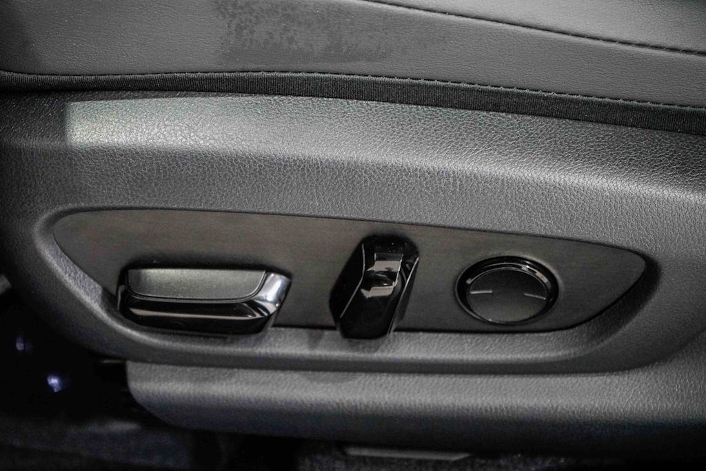 Thumbnail: 2025 Lexus ES - 24