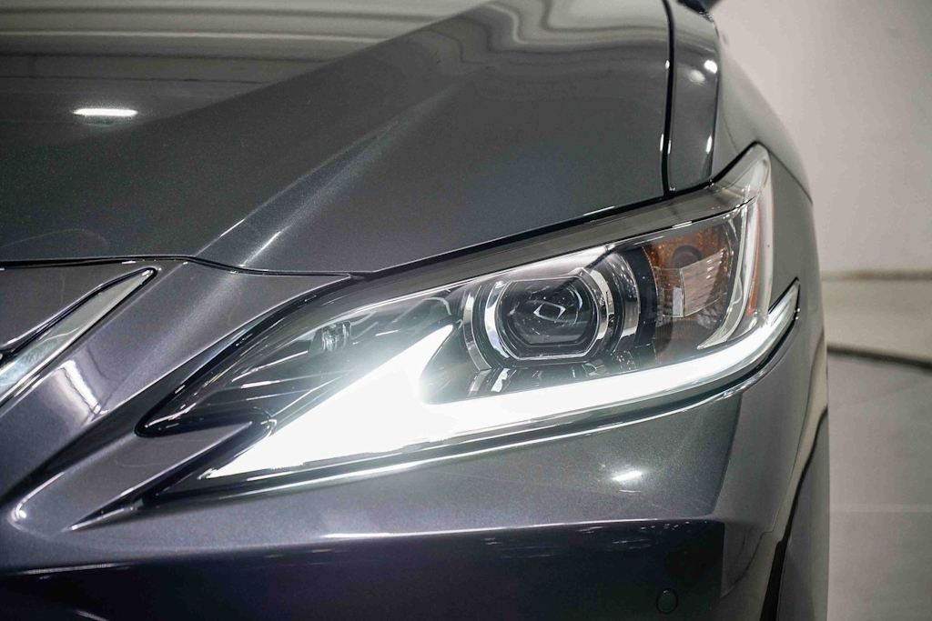 Thumbnail: 2025 Lexus ES - 20