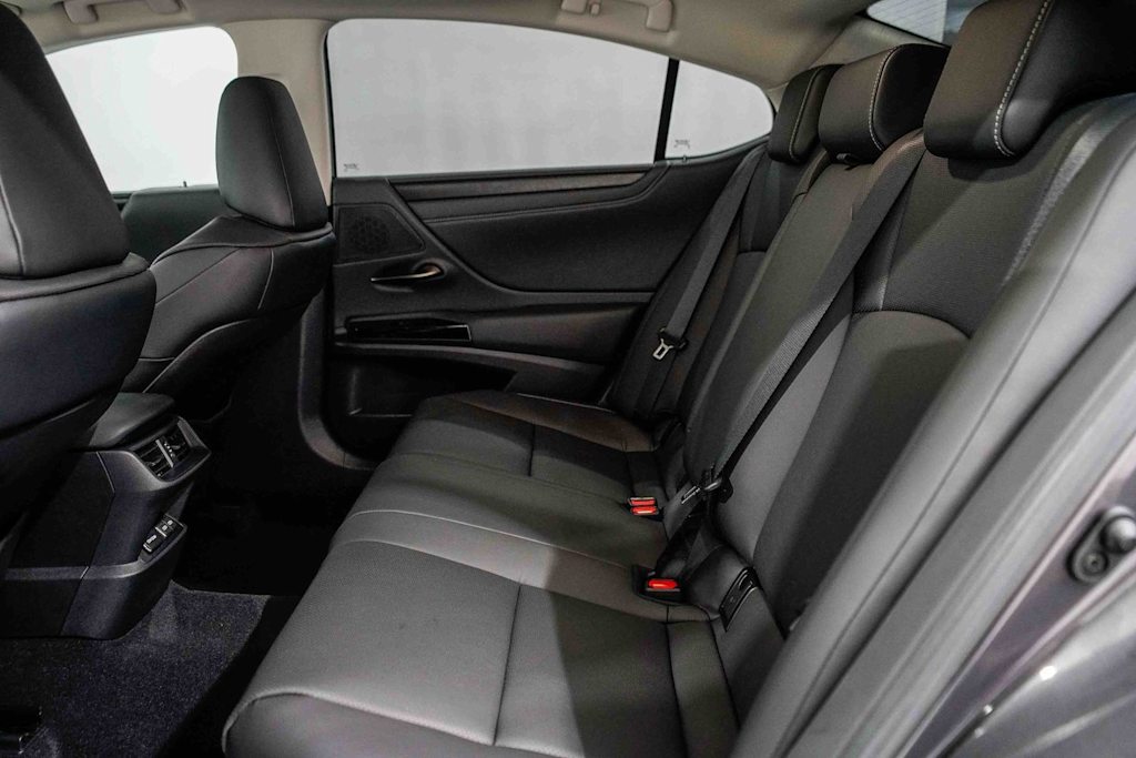 Thumbnail: 2025 Lexus ES - 10