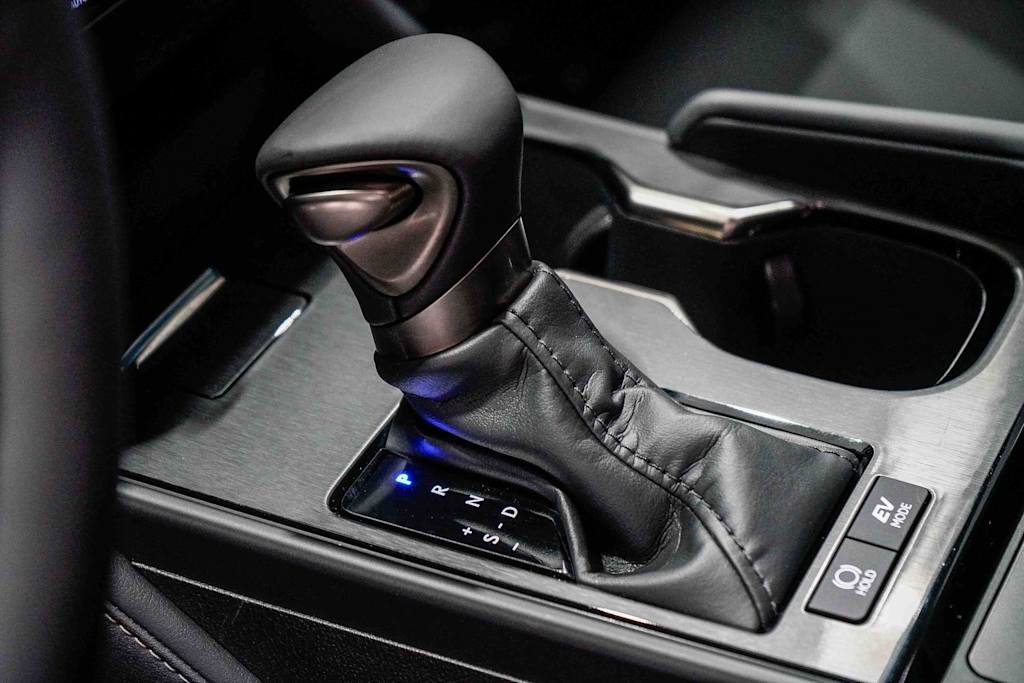 Thumbnail: 2025 Lexus ES - 13