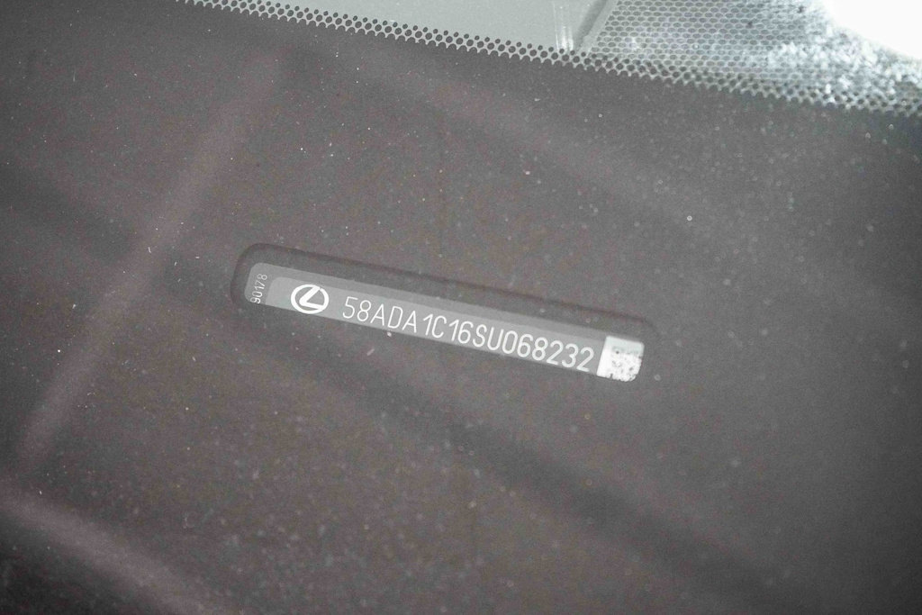 Thumbnail: 2025 Lexus ES - 16