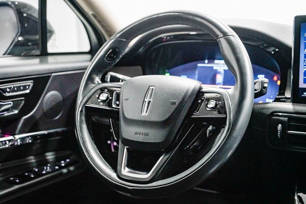 Thumbnail: 2023 Lincoln Corsair - 8