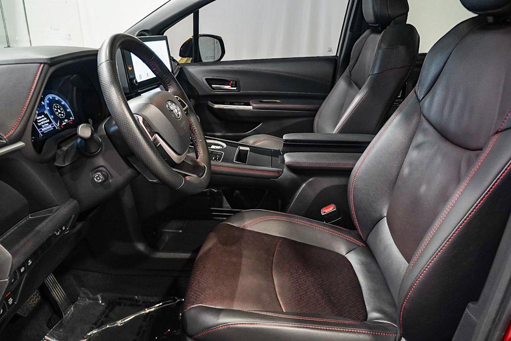 Thumbnail: 2025 Toyota Sienna - 11