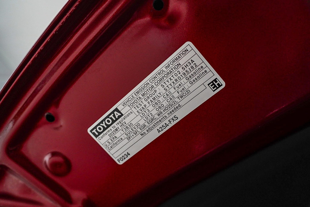 Thumbnail: 2025 Toyota Sienna - 31