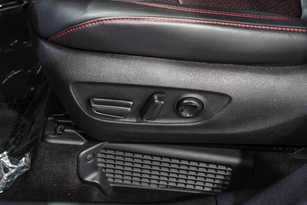 Thumbnail: 2025 Toyota Sienna - 26