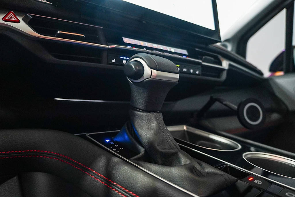 Thumbnail: 2025 Toyota Sienna - 27