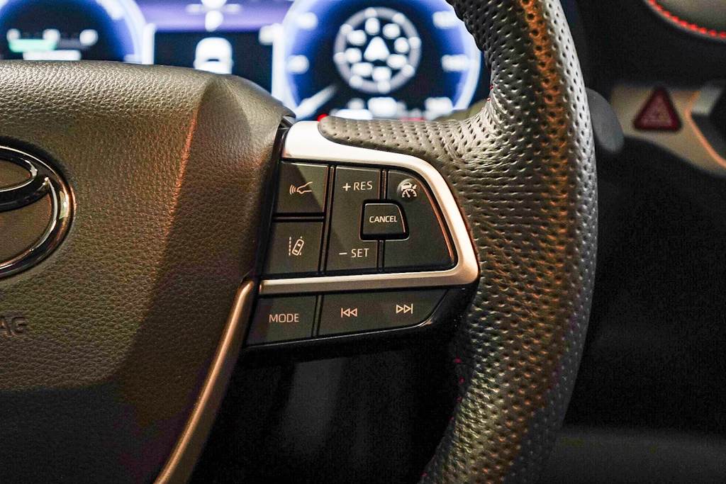 Thumbnail: 2025 Toyota Sienna - 23