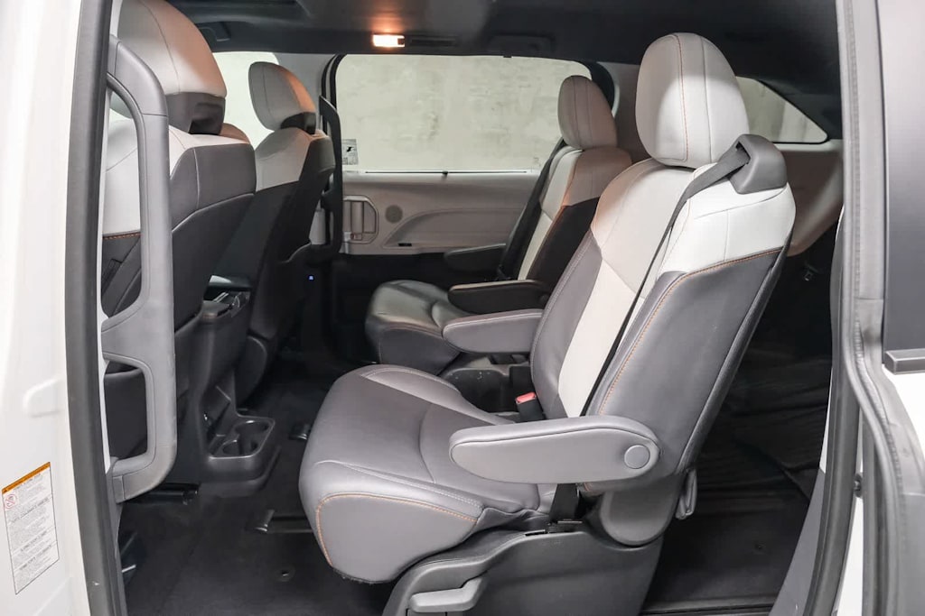 Thumbnail: 2024 Toyota Sienna - 11