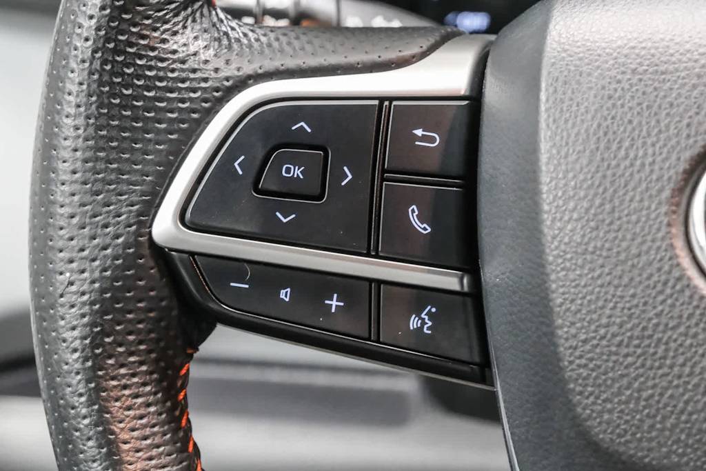 Thumbnail: 2024 Toyota Sienna - 25