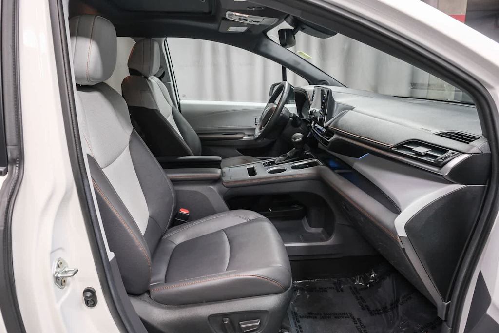 Thumbnail: 2024 Toyota Sienna - 9