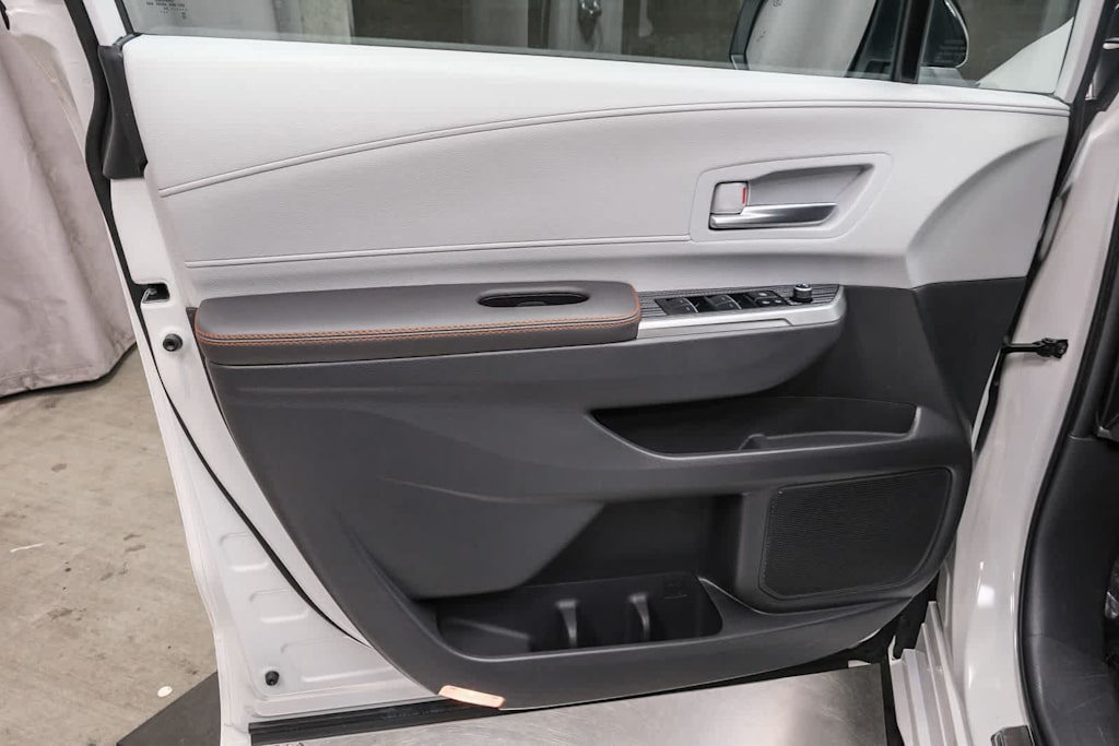 Thumbnail: 2024 Toyota Sienna - 27