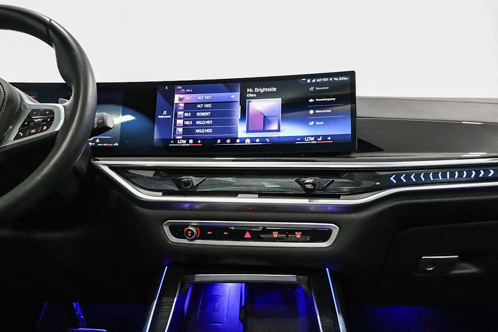 Thumbnail: 2025 BMW X7 - 13
