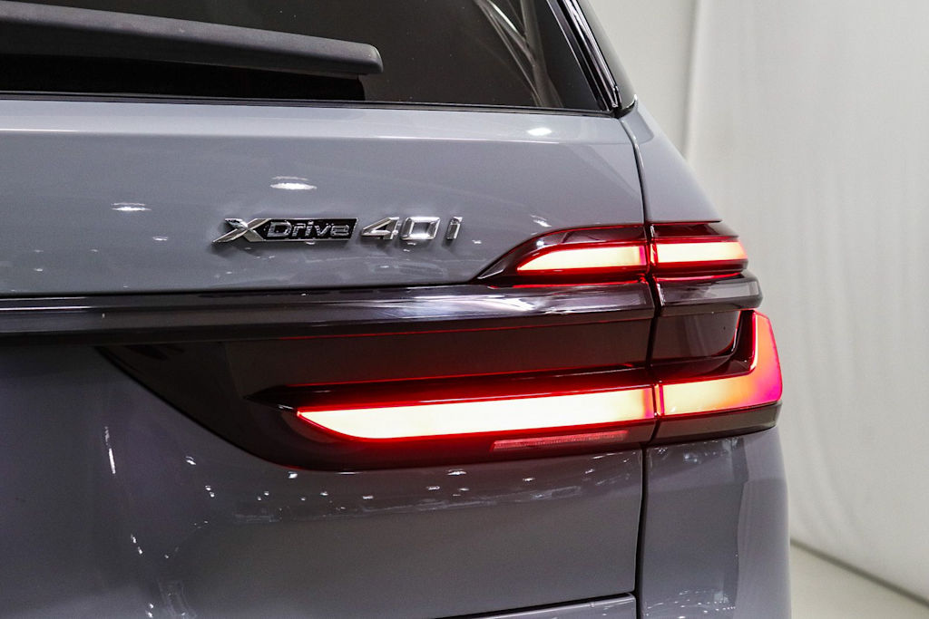 Thumbnail: 2025 BMW X7 - 22