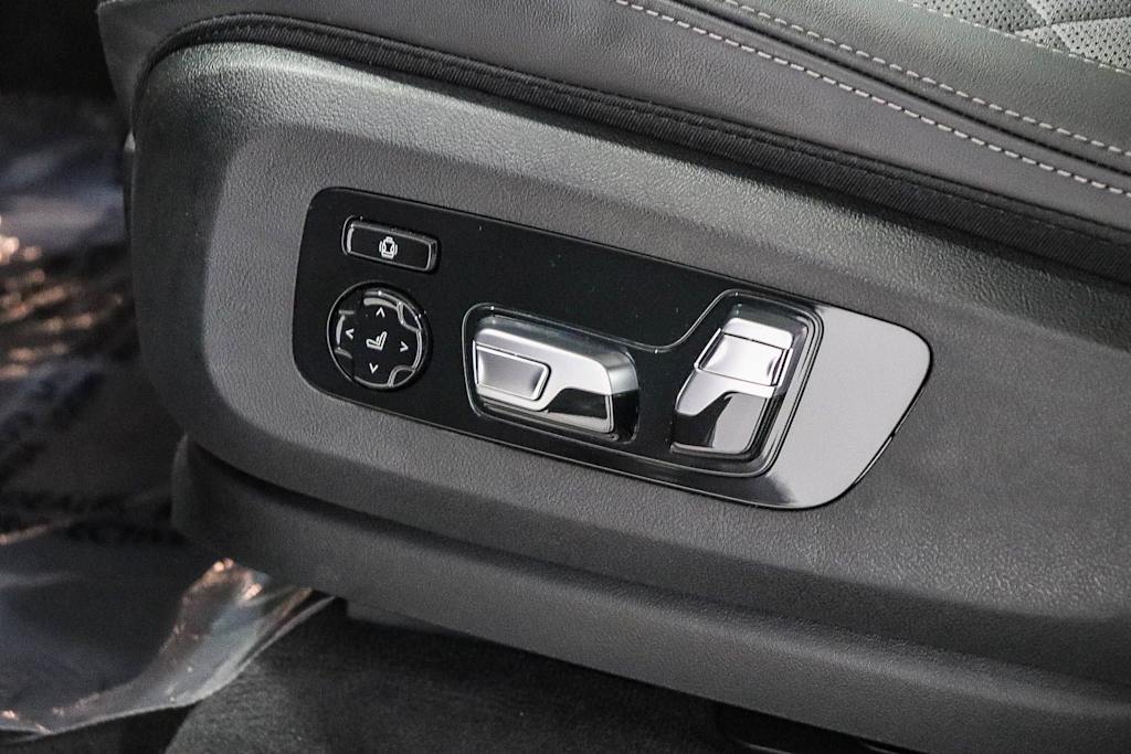 Thumbnail: 2025 BMW X5 - 25