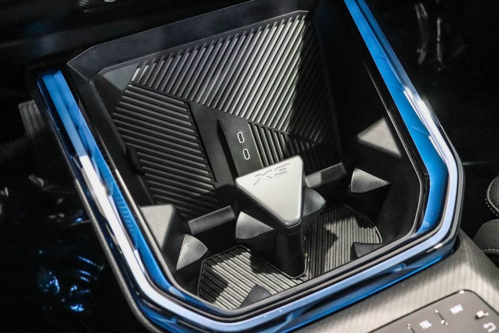 Thumbnail: 2026 BMW X3 - 14