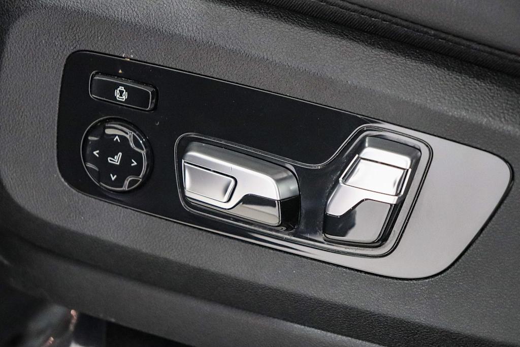 Thumbnail: 2020 BMW X7 - 25
