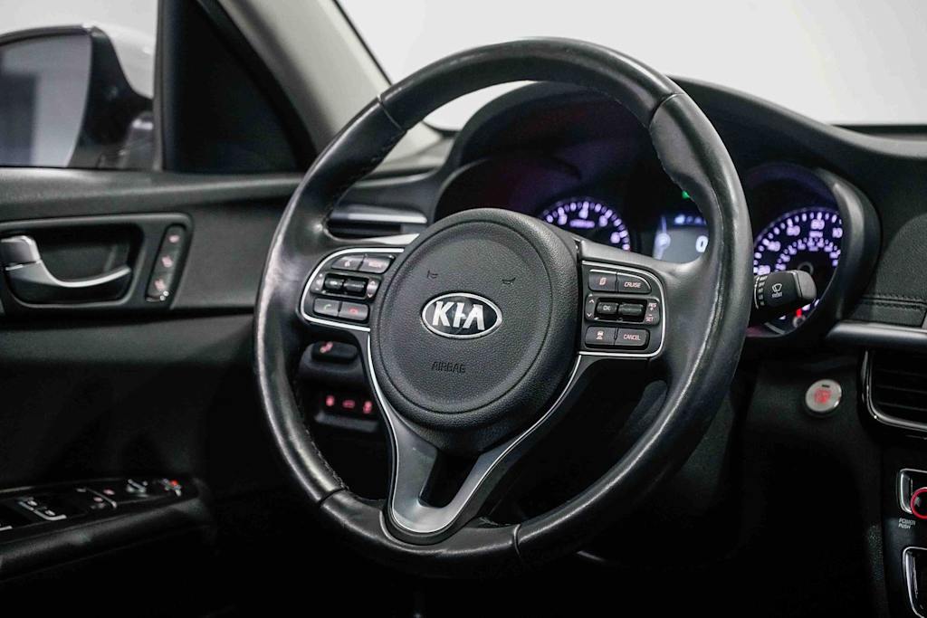 Thumbnail: 2018 Kia Optima - 12