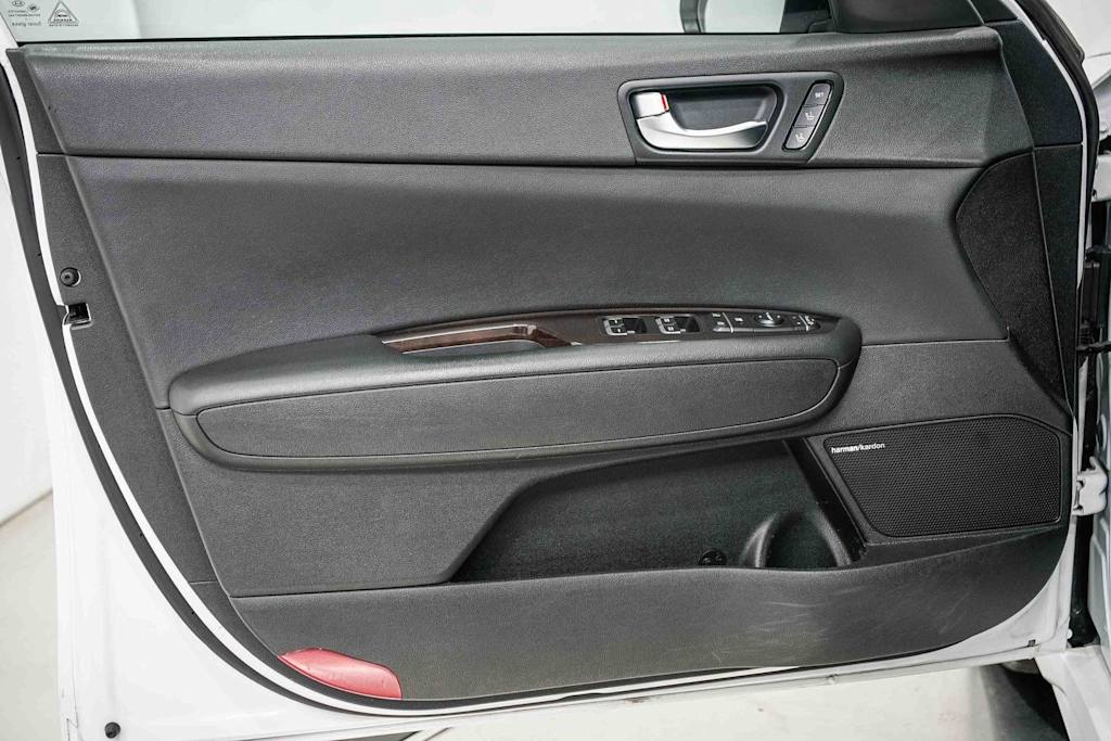 Thumbnail: 2018 Kia Optima - 23