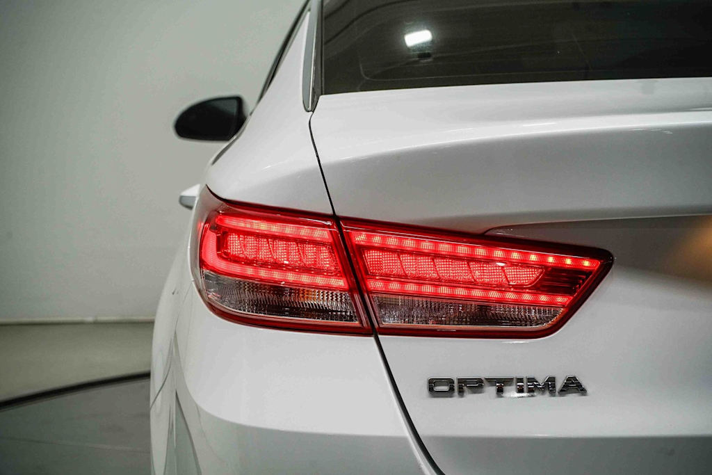 Thumbnail: 2018 Kia Optima - 21