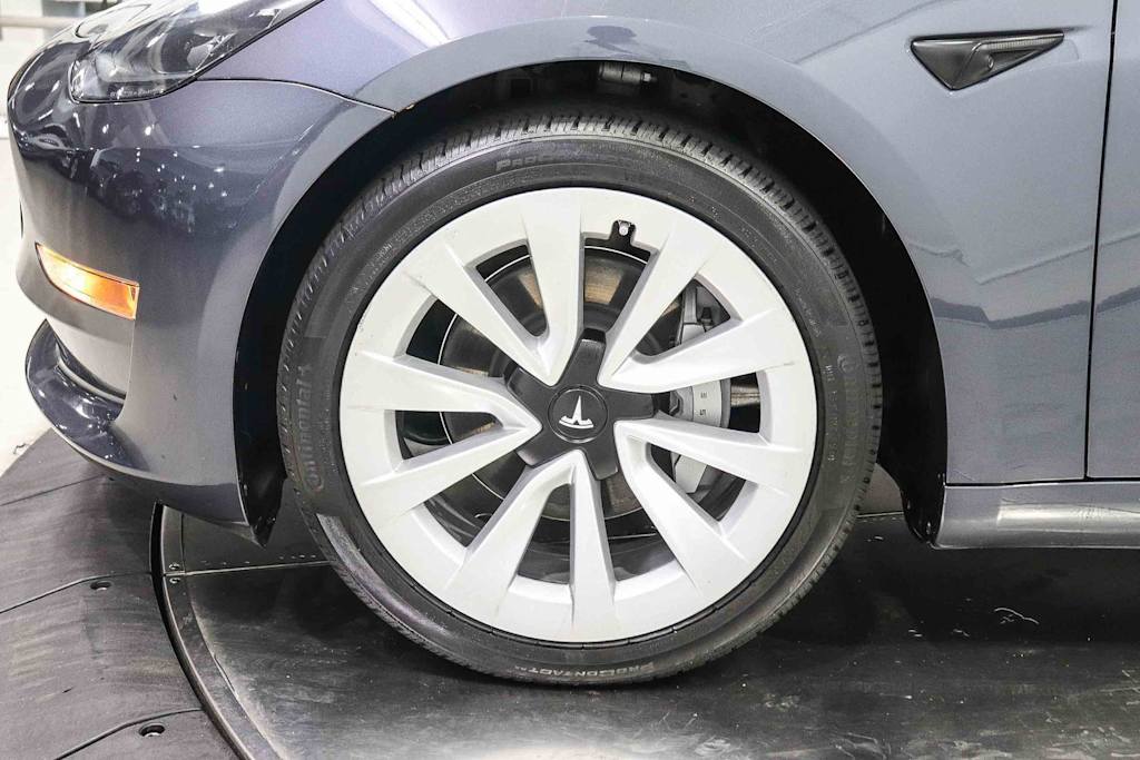 Thumbnail: 2023 Tesla Model 3 - 7