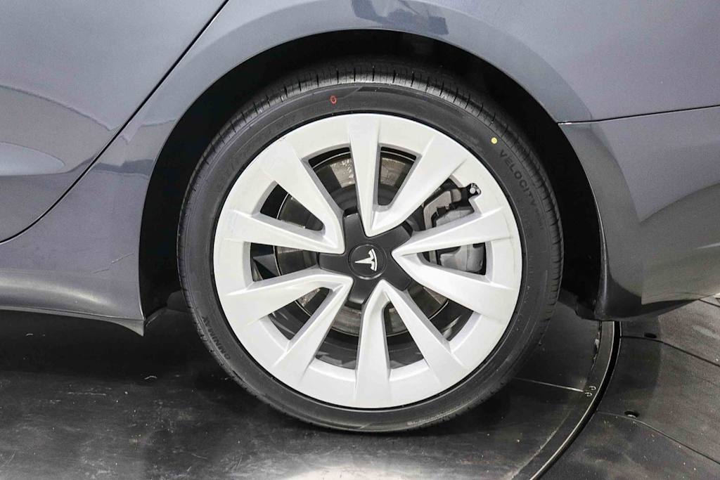Thumbnail: 2023 Tesla Model 3 - 21