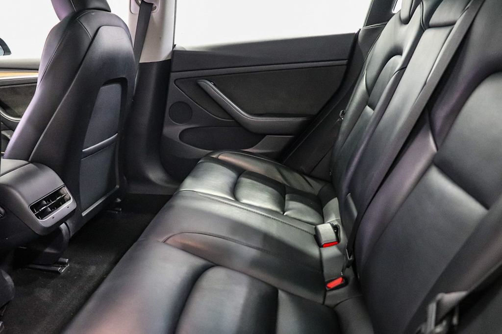 Thumbnail: 2023 Tesla Model 3 - 11