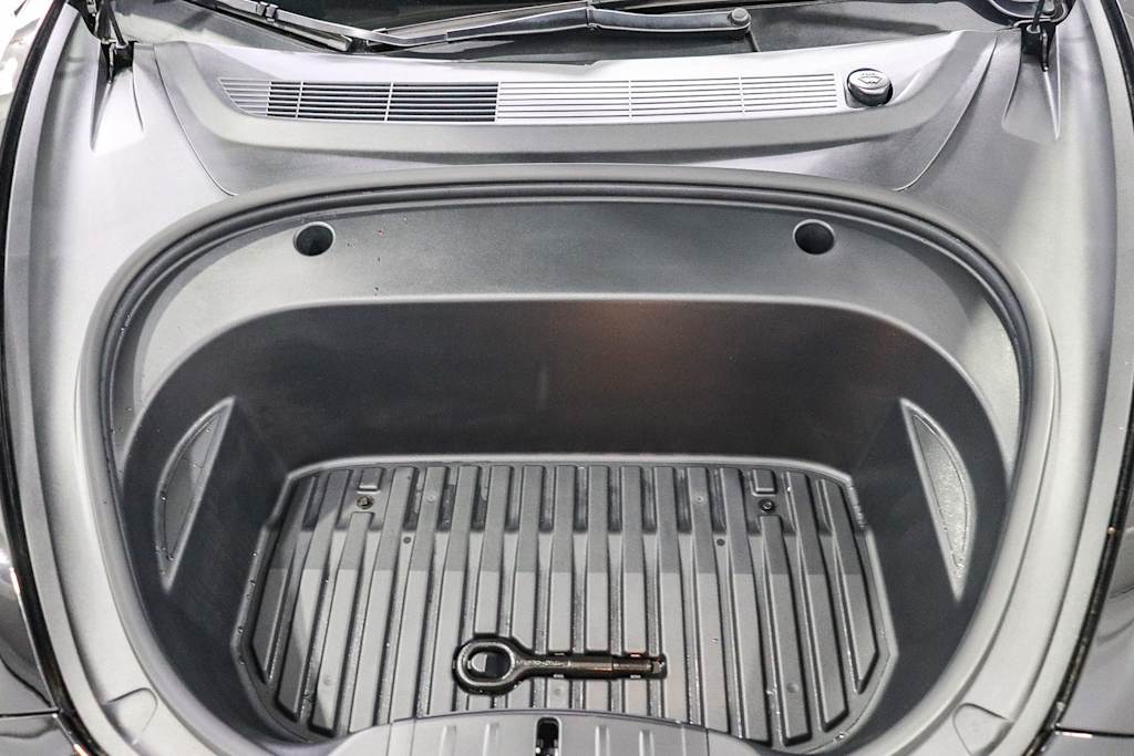 Thumbnail: 2022 Tesla Model 3 - 29