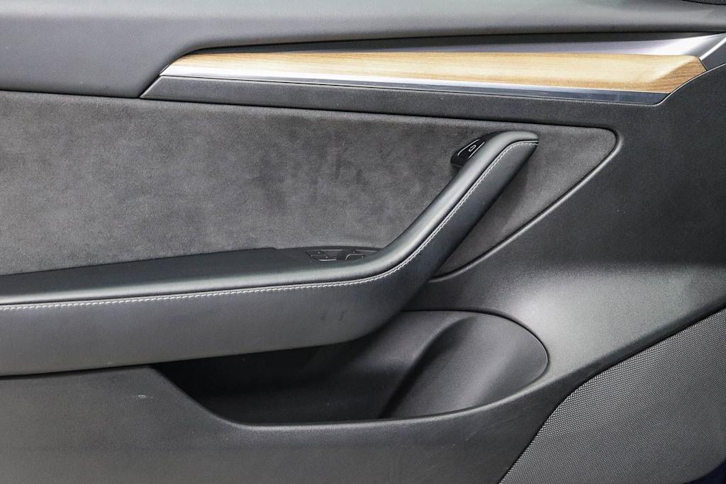Thumbnail: 2021 Tesla Model 3 - 25