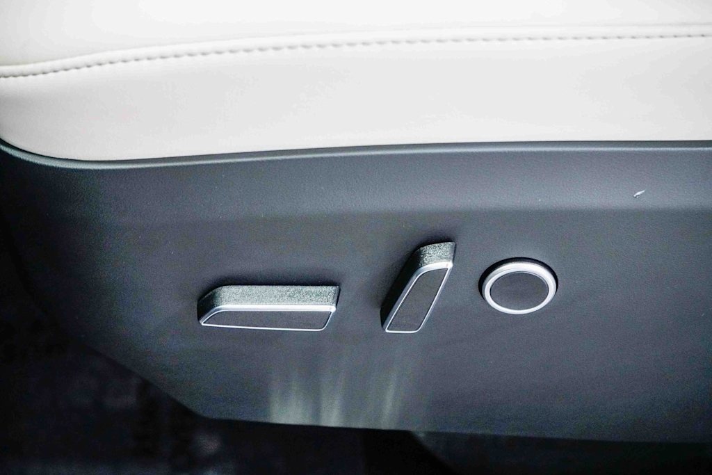 Thumbnail: 2023 Tesla Model X - 25