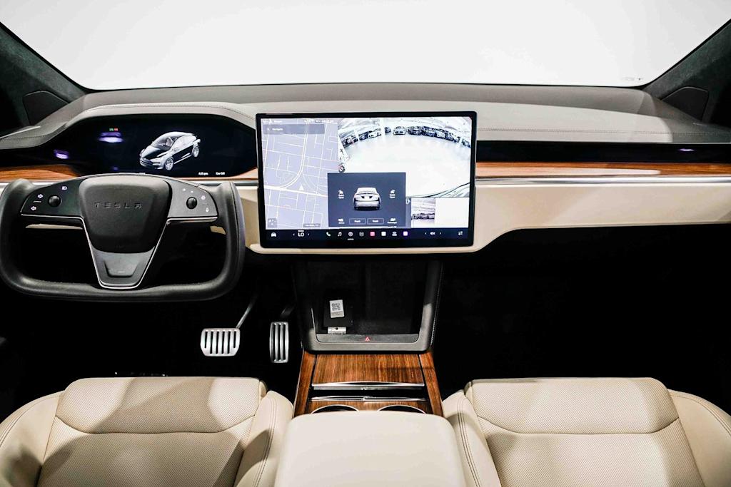 Thumbnail: 2023 Tesla Model X - 2