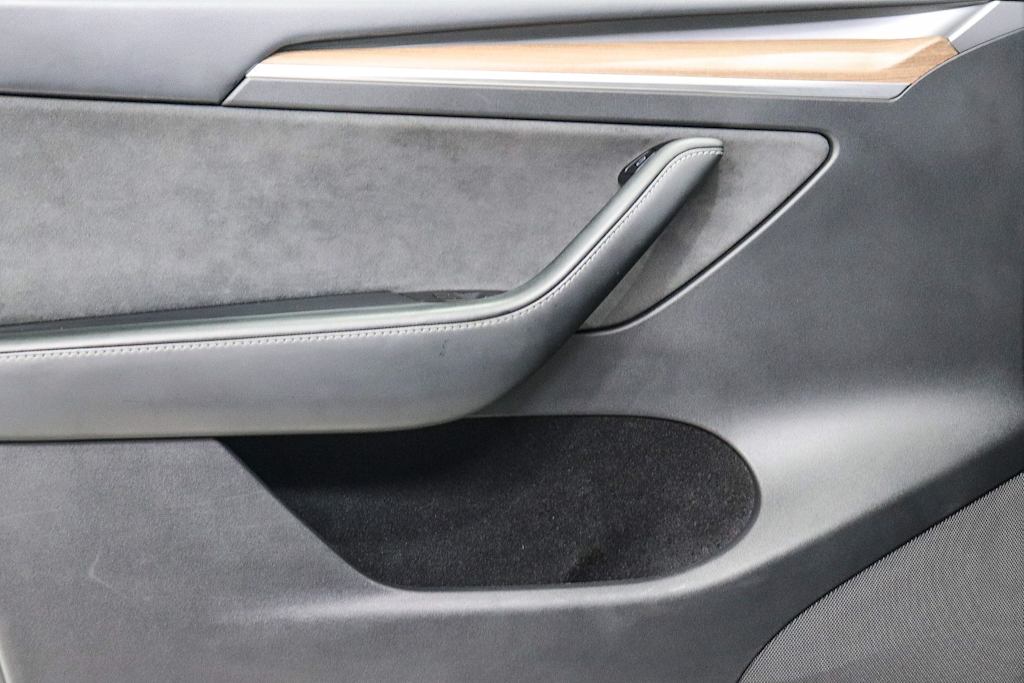 Thumbnail: 2023 Tesla Model Y - 24